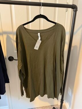 Everyday V-Neck Long Sleeve Top in Olive Green